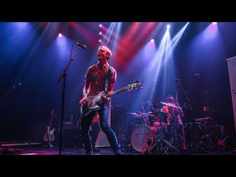 Riker and The Beachcombers - Everybody Knows LIVE