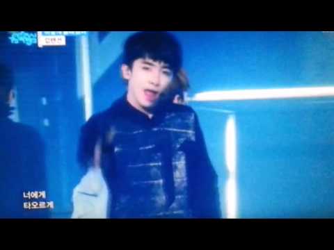 Up10tions Xiao showing his abs in a live performance | RainbowKelly