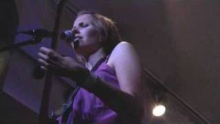 Alanis Morissette - A man - Alanis Jam