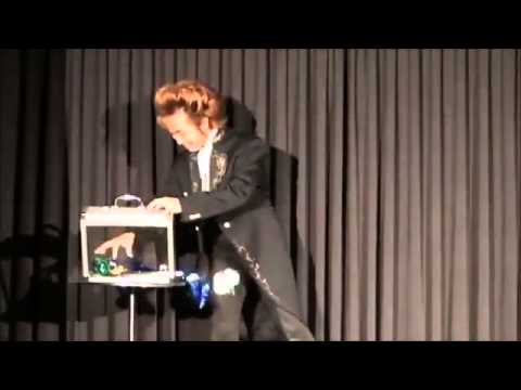 Voir la vidéo Valise à apparition - Glassy Briefcase - TORA