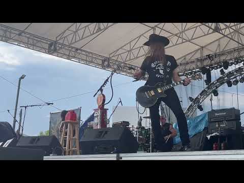 "Hey Complainer" (opening for Rockett Mafia) - CHARLIE BONNET III AND THE GASHOLES