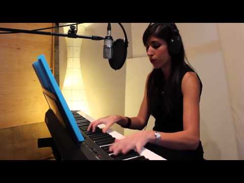 Pianist and Singer for Hire in Manchester from Warble Entertainment Agency