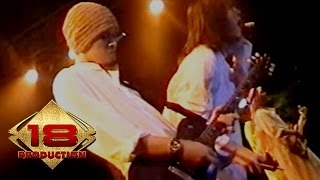 Download lagu Dewa 19 - Pupus (Live Konser Surabaya 6 November 2005) mp3