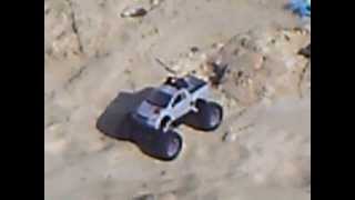 preview picture of video 'RC Rock Crawlers Maisto na Praia do Barco 2013'