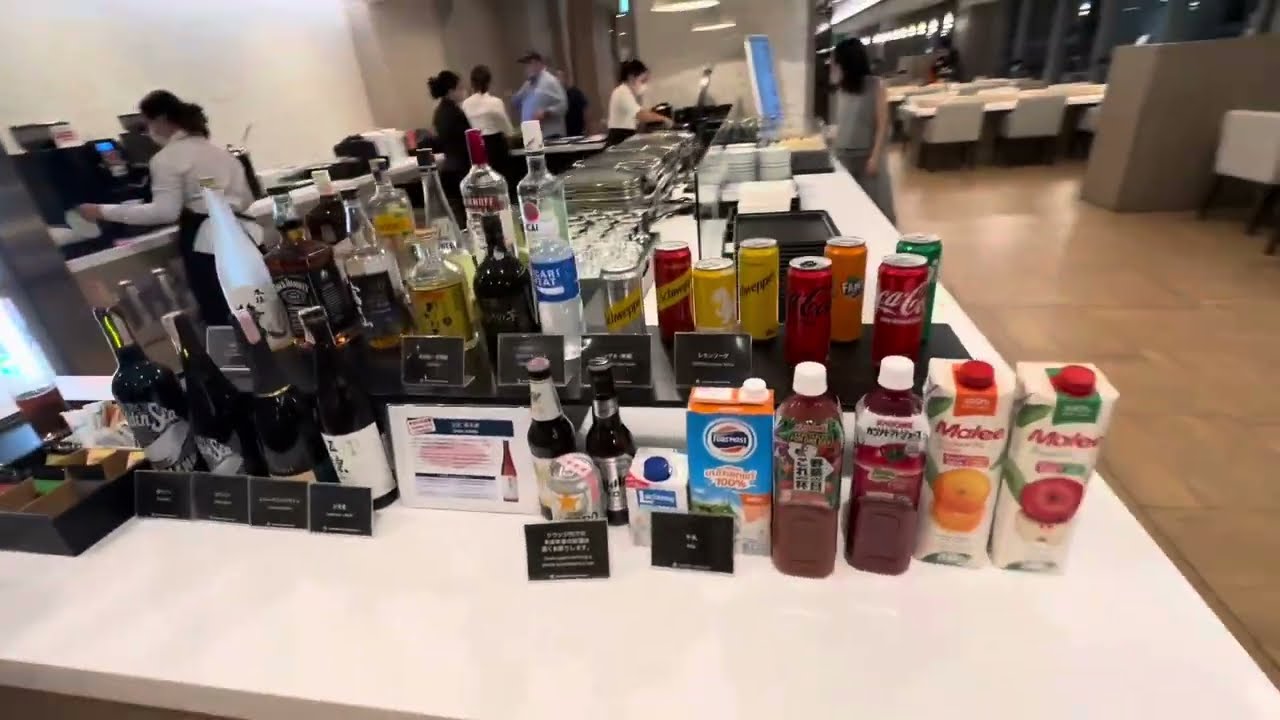 Japan Airlines JAL Sakura Lounge thumbnail
