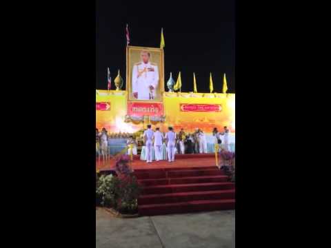 การเสริมเต้านม 3 มิติ วิธีการแต่งตัวหน้าอกขนาดใหญ่และสูงขนาดเล็ก