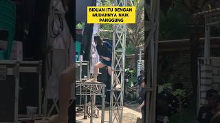 Download lagu momen lucu ketika biduan dangdut naik panggung ‼️‼️ #ngakak #lucu #kocak #ketawa #biduan mp3