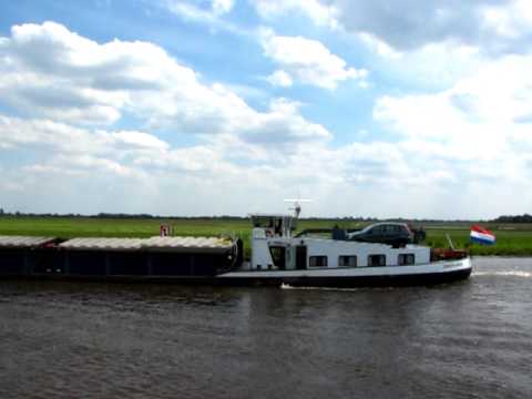 Binnenschiff IGNORAMUS - GMS - 02319130 am Schreibpegel Reithörne