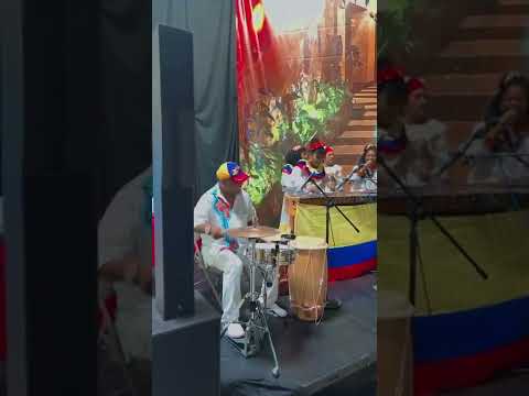 Dejenla Paticolea#ColombianFestival#