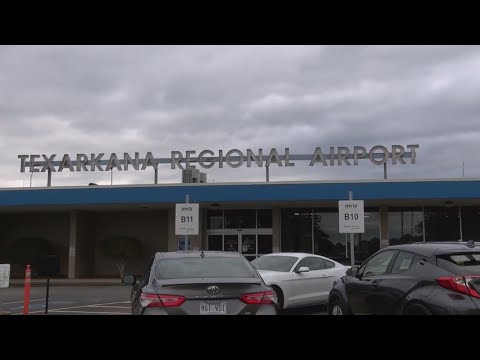 image-How many airports are in Texarkana?