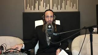 הרב מאור קריו    מדברים מרבי נחמן מברסלב   נקודות של כיסופים (הרב מאור קריו) - התמונה מוצגת ישירות מתוך אתר האינטרנט יוטיוב. זכויות היוצרים בתמונה שייכות ליוצרה. קישור קרדיט למקור התוכן נמצא בתוך דף הסרטון