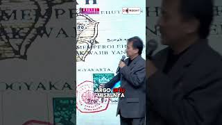 Download lagu Roy Suryo Beberkan Kejanggalan dalam Ijazah Jokowi #shorts mp3