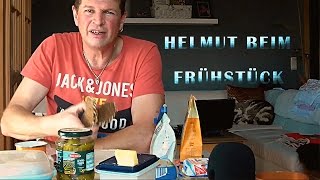 preview picture of video 'Helmut beim Frühstück so muss es sein ;-)'
