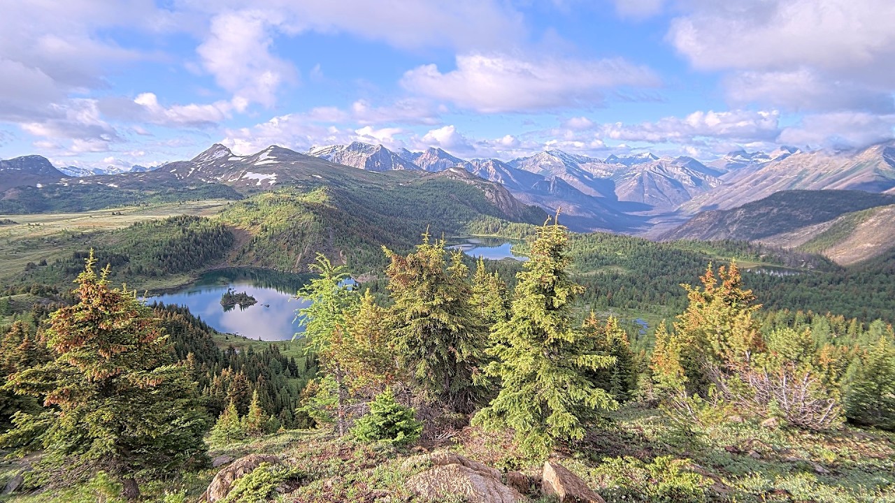 Live webcam view of Vista alpina del lago Rock Isle
