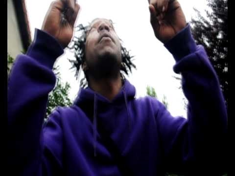 CLIP MC FOX FEAT TOSH MEN