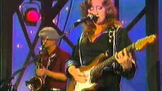 Bonnie Raitt - &quot;Keep This Heart In Mind&quot; Live on ABC&#39;s Fridays (1982)