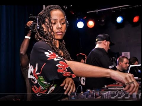 Ed Accura Interviews DJ Sarah Love