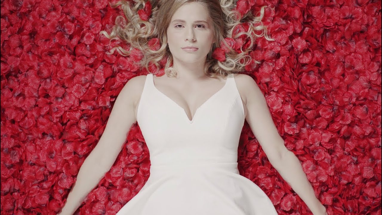Laura Rizzotto — Red Flags