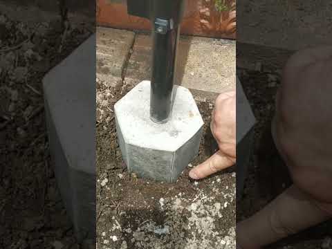 自作の木製庭フェンス