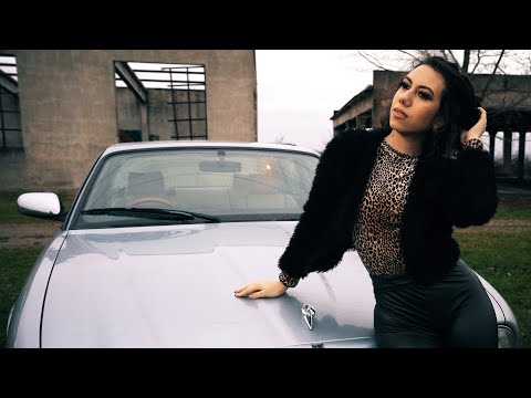 Dj Sebi si Emiliano de la Poieni  - Cu volan pe dreapta si numar de Anglia