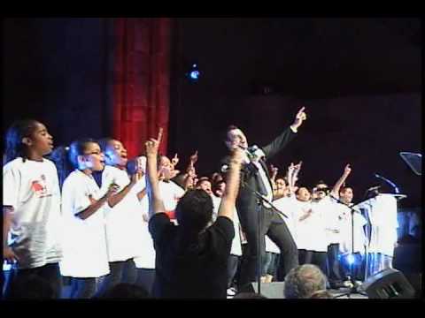 COOPER BOONE & The PS22 CHORUS at DKMS (PS22 Chorus meet RIHANNA & CHELSEA CLINTON!)