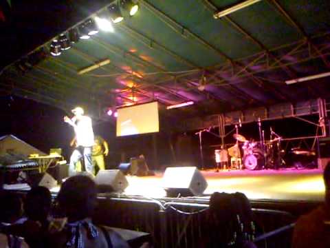 Afro Dezign Dayön ay feat Apreem fête de pointe-noire AOUT 2012 (1)