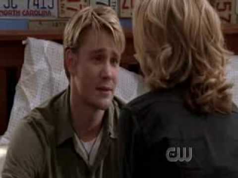 4x14 Lucas and peyton making out brooke walks in.