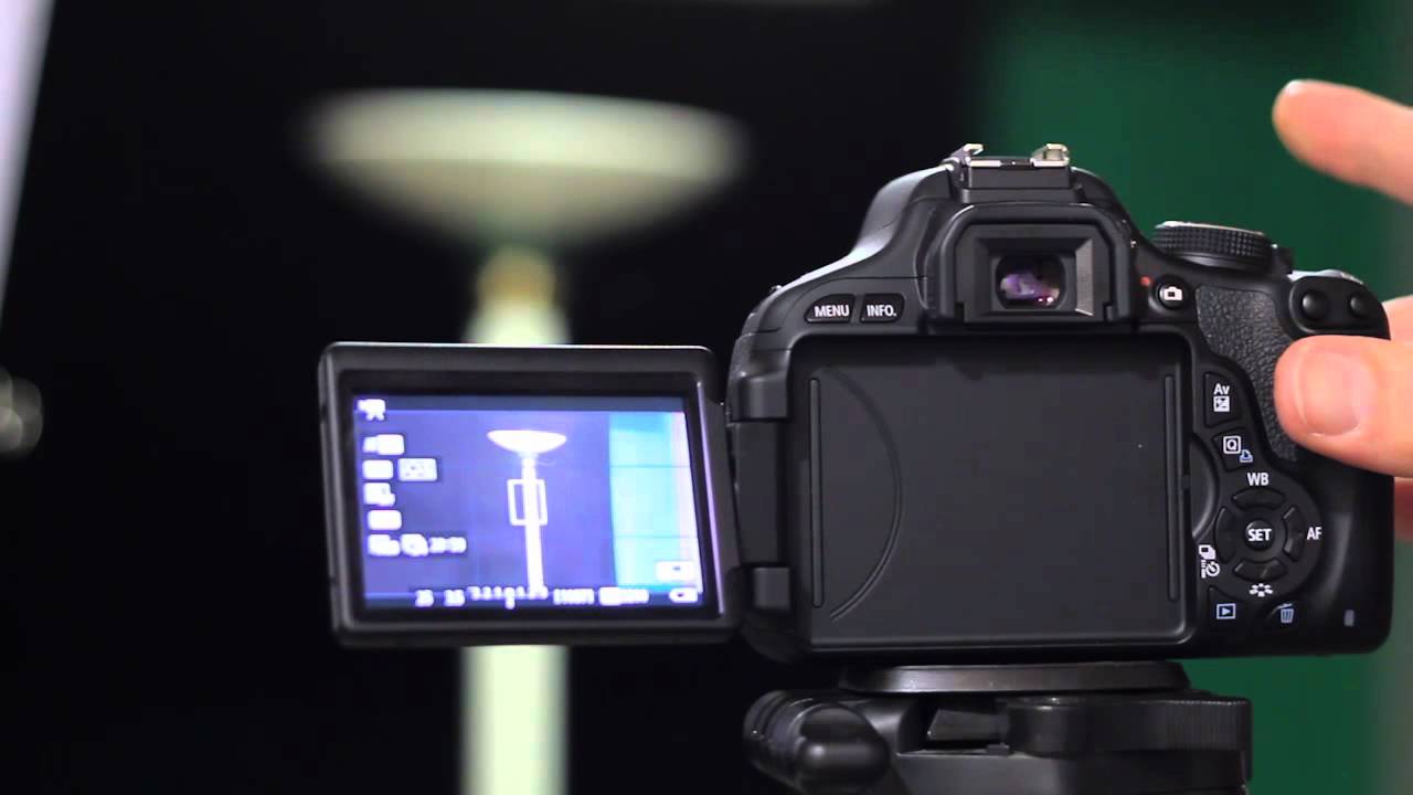 600d как снимать. Nikon eos 4000d. Кнопка фотоаппарата. Canon 700d video setup. Кэнон ds126291.