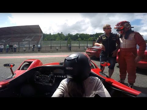 Ferrari 458 Speciale vs Radical SR3 SL