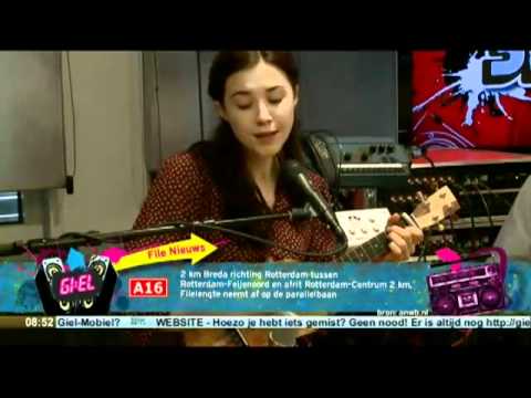 Lisa Hannigan - Somebody That I Used To Know (Live on 3FM)