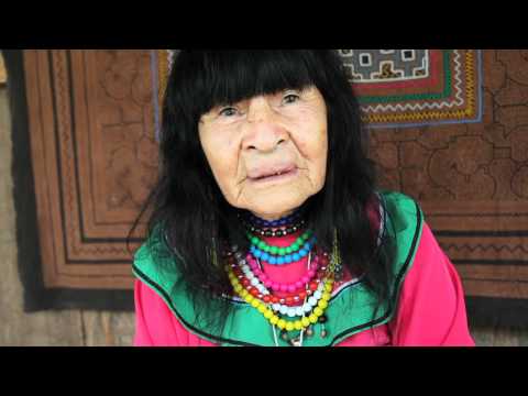 Maestra Olivia sings an Ikaro