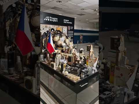 O notável retrato de Vaclav Havel no aeroporto: arte, história e detalhes fascinantes! 😲👍🤩