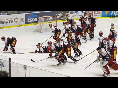 Děkovačka po utkání HC Dynamo Pardubice – Mountfield HK 1:4