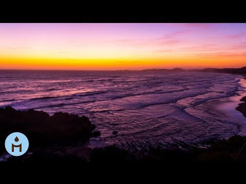 Ocean Waves Crashing