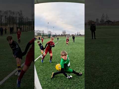 No Look Goalkeeping - Bizarre!