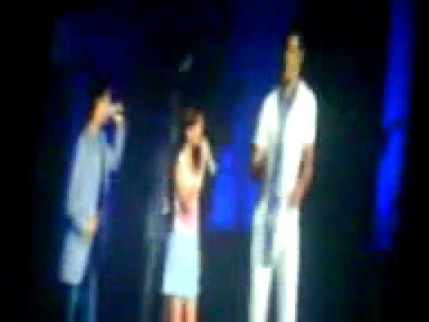 giovana en el auditorio nacional con agustin, sebastian, napoleon, menny 2