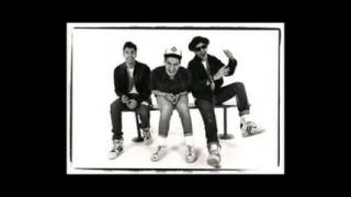 Beastie Boys - Here&#39;s A Little Something For Ya (versión cumbia)