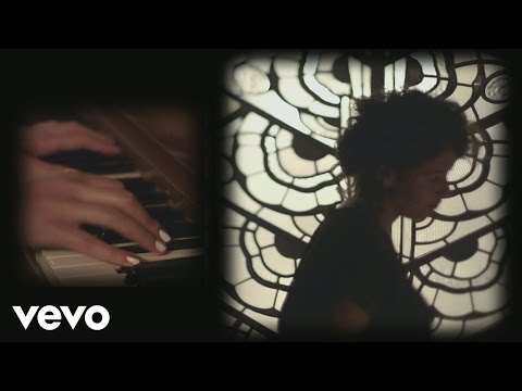 Amber Gomaa - Girlfriend (Official Video)