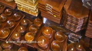 Handicraft shops in Lakkar Bazaar