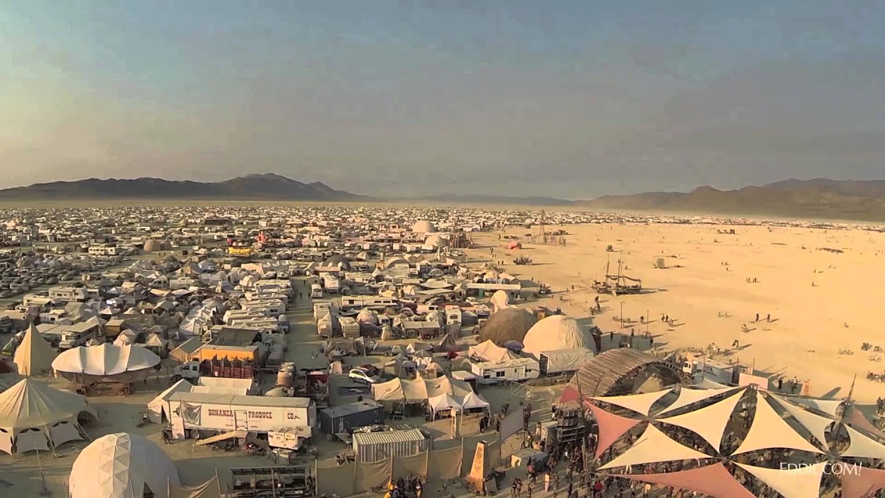 Drone's eye view of Burning Man 2013 - YouTube