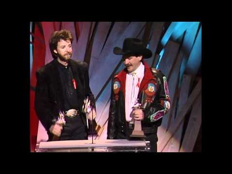 Brooks and Dunn Wins Top New Vocal Group - ACM Awards 1992
