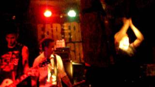 Far From Finished - 9 Lives @ Wurlitzer Ballroom (Madrid) - 2008