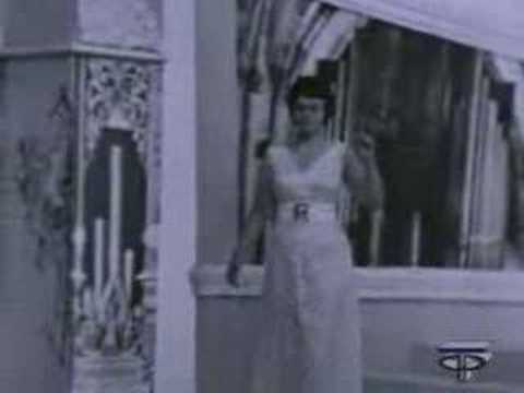 Tamara Sinyavskaya sings Lilacs