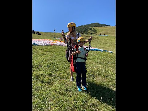 Start mit dem Tandem Gleitschirm-Paragleiter im Stubai, Tirol