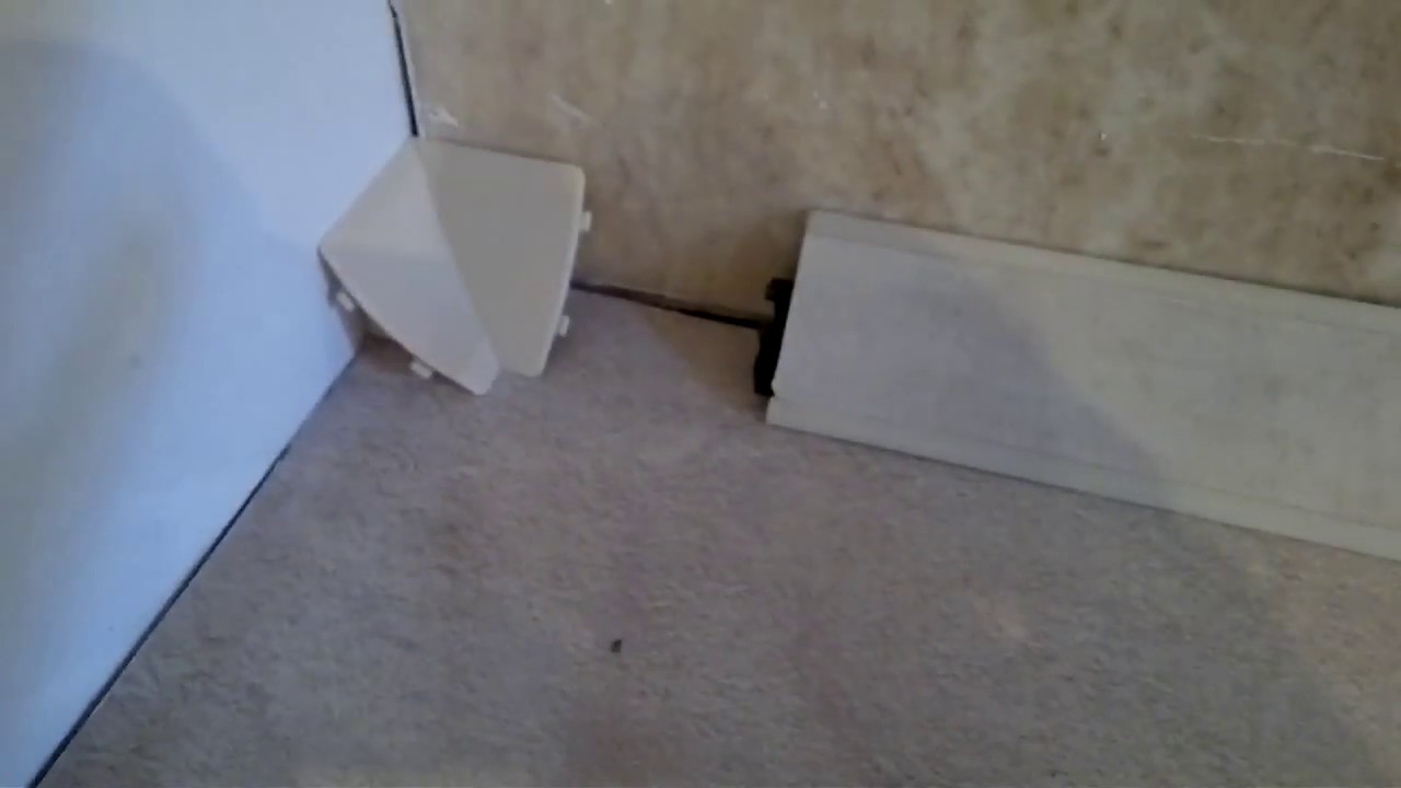 MONTAŻ LISTWY PRZYBLATOWEJ W KUCHNI | ForumWiedzy