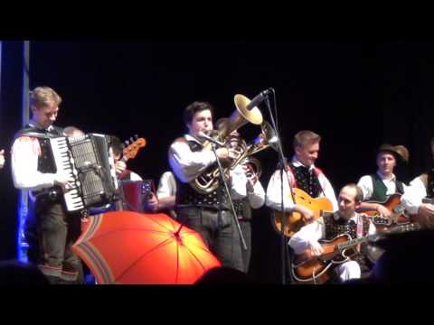 Oberkrainer -Pur mit Weltmeister Denis Novato