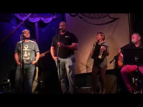 STARA KUŻNIA "CHŁOPAKI Z POGŁĘBIARKI"