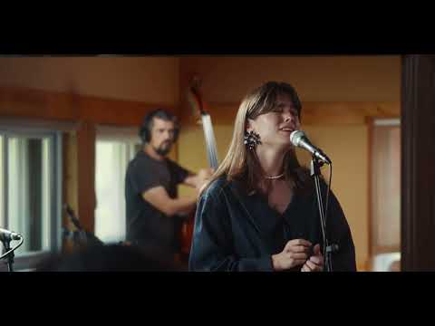 Mimi Froes - Multidão (ao vivo no Estúdio de Vale de Lobos)