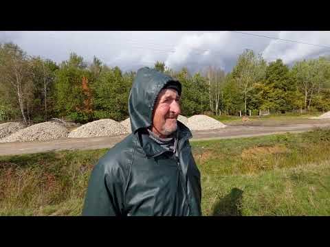 La oi, de peste 30 de ani, supărat că nu are cine duce păstoritul mai departe