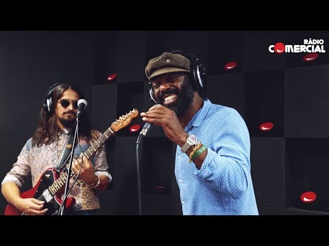 Rádio Comercial | "Espelho", NBC feat. The Black Mamba